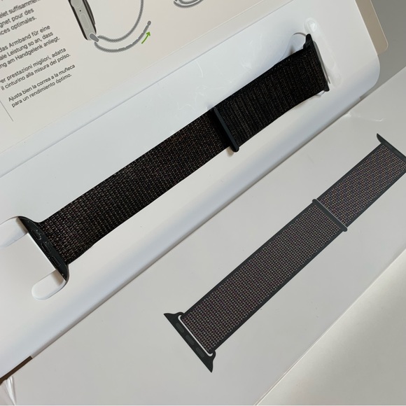 APPLE Nylon Sport Loop Band 44mm Black - Picture 2 of 11